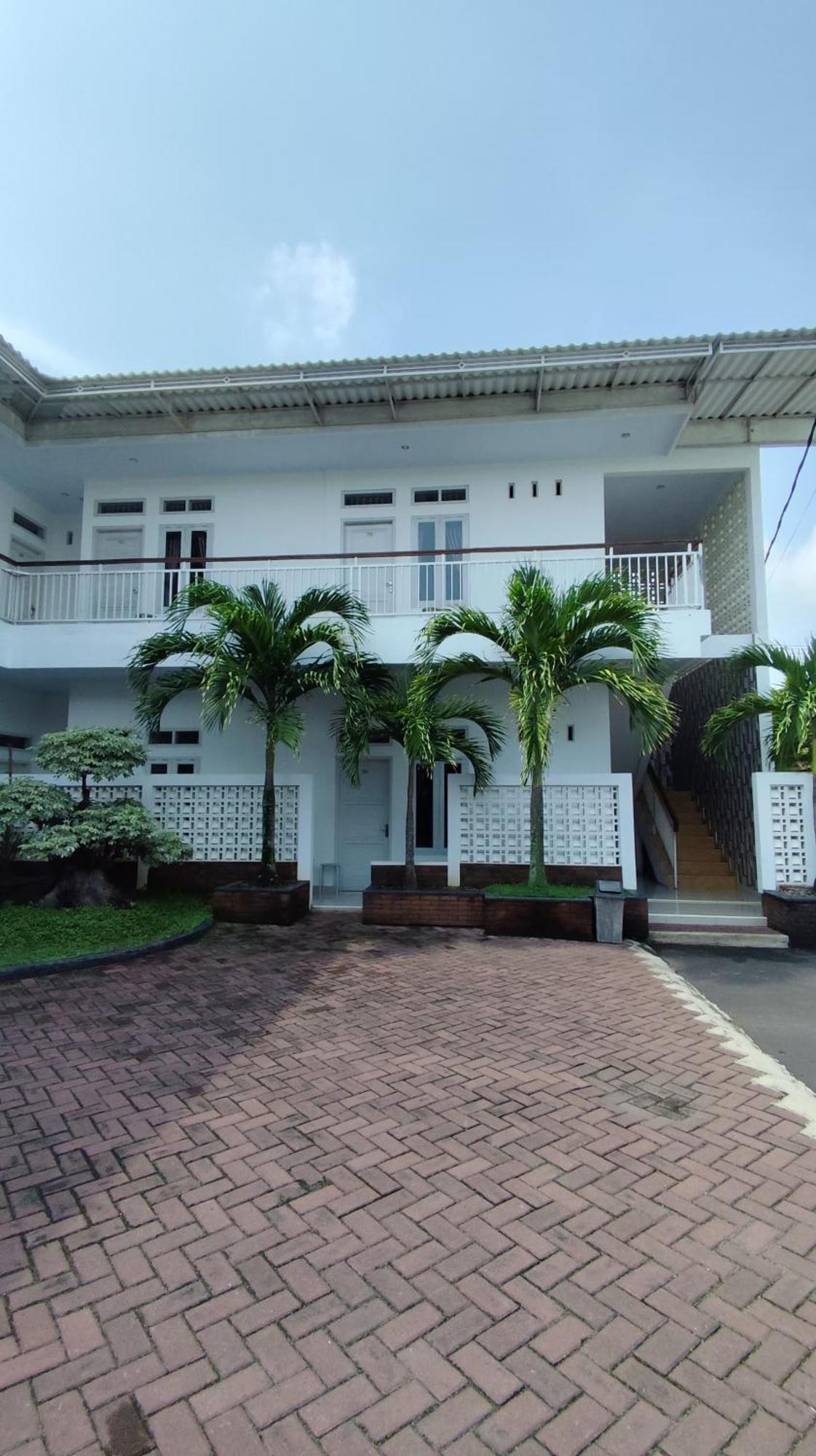 Backyard Guest House Banjar  Екстериор снимка