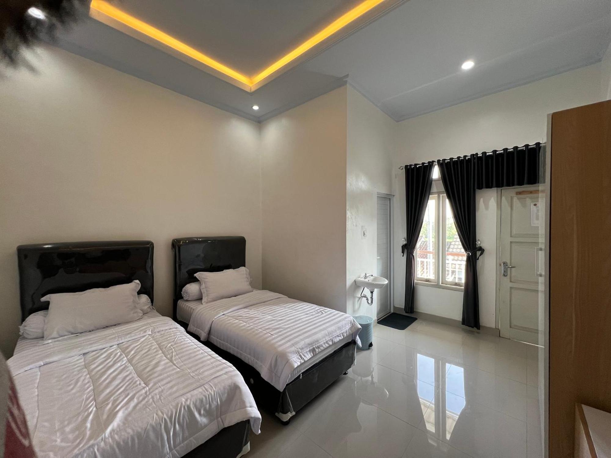 Backyard Guest House Banjar  Екстериор снимка